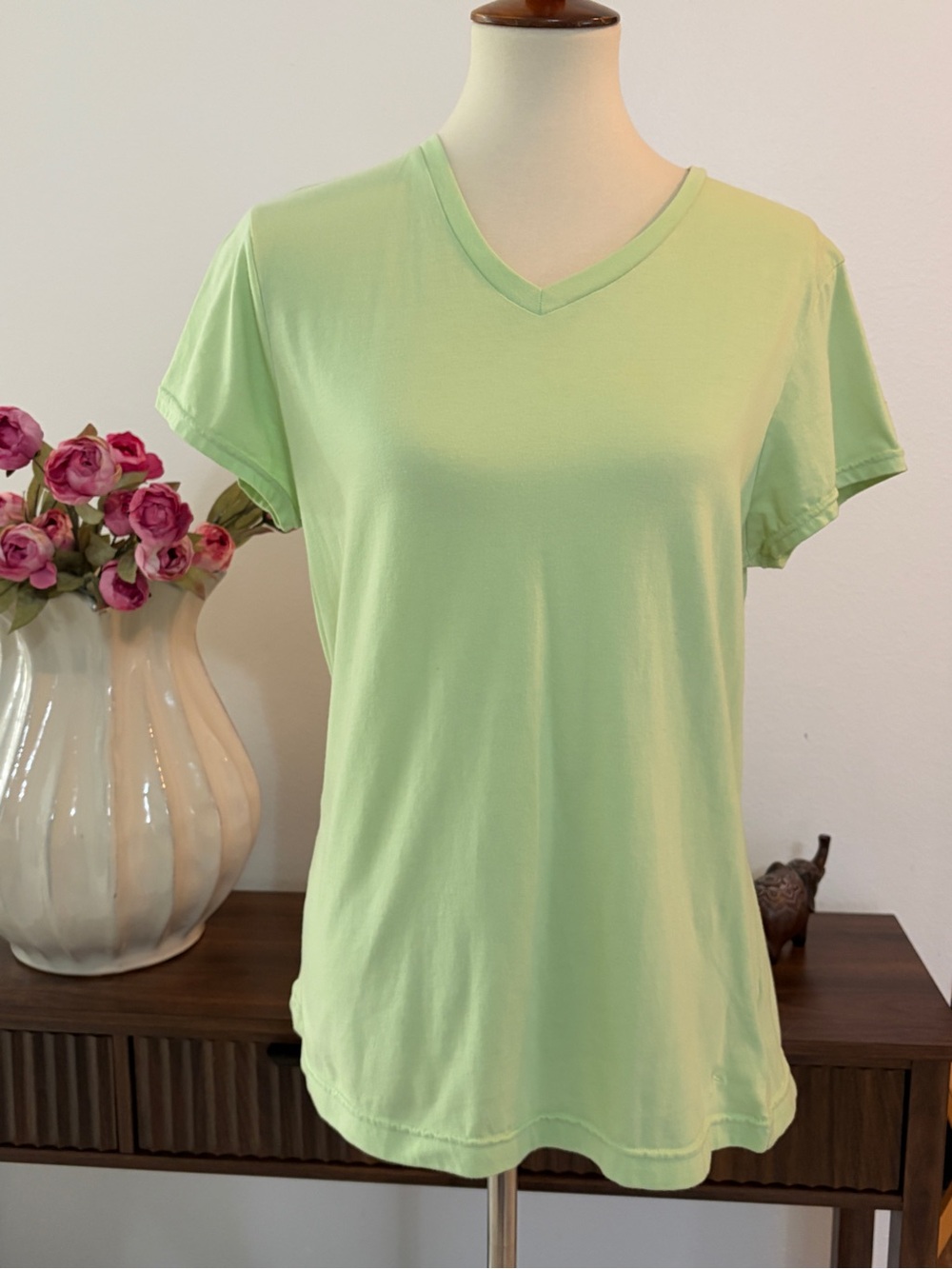 Danskin Light Green V-Neck Short Sleeve Tee